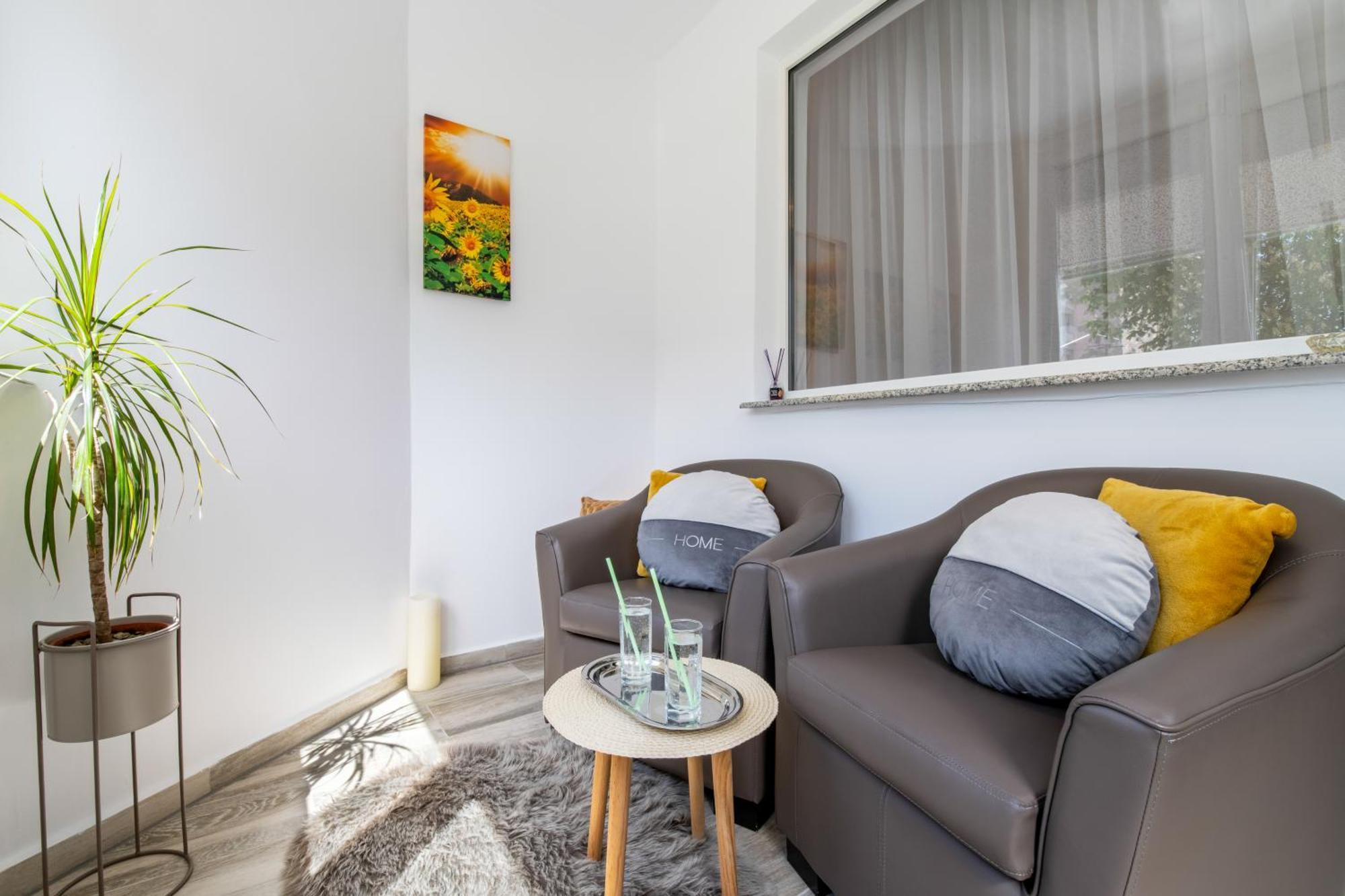 Springhome - Cozy Apartment With Balcony & Parking Braşov Eksteriør billede