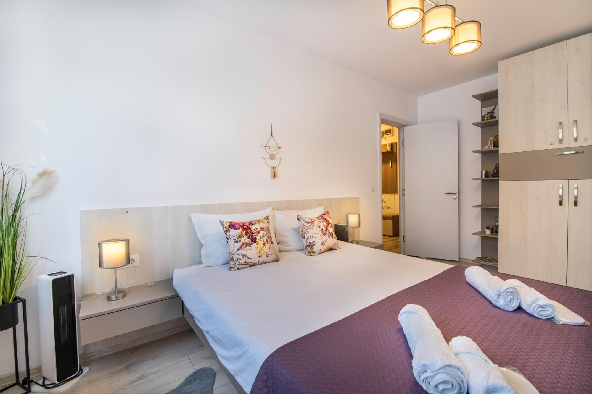 Springhome - Cozy Apartment With Balcony & Parking Braşov Eksteriør billede