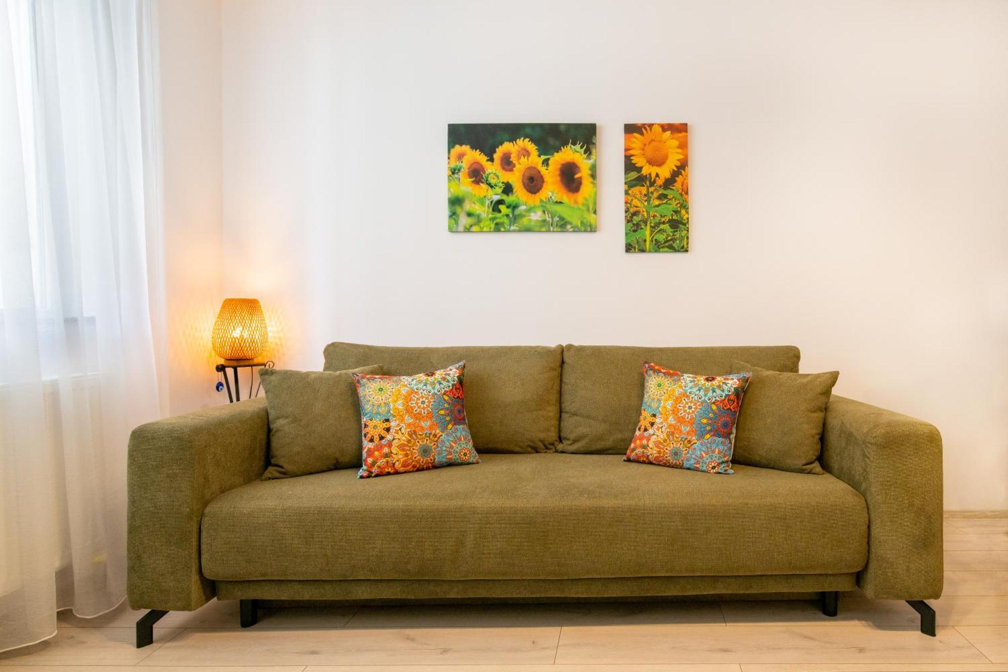 Springhome - Cozy Apartment With Balcony & Parking Braşov Eksteriør billede