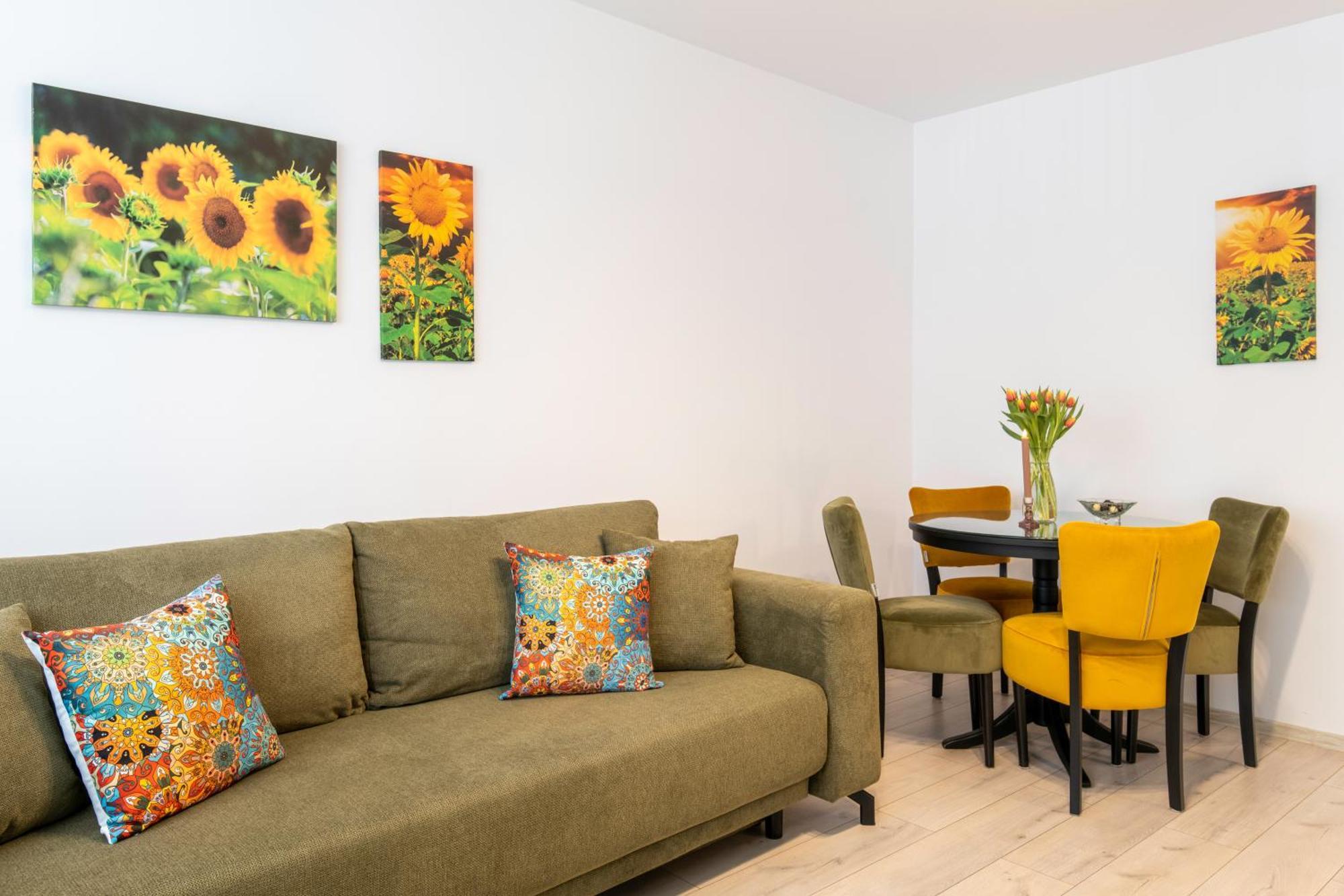 Springhome - Cozy Apartment With Balcony & Parking Braşov Eksteriør billede